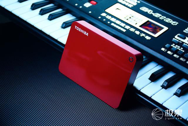 4t移动硬盘无法识别_东芝 V9 移动硬盘外观设计体验_东芝 CANVIO 系列 V9 移动硬盘 4T 评测