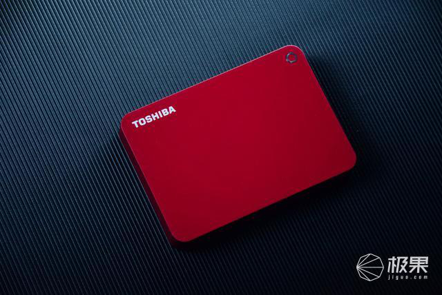 东芝 V9 移动硬盘外观设计体验_4t移动硬盘无法识别_东芝 CANVIO 系列 V9 移动硬盘 4T 评测