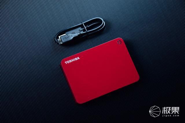 4t移动硬盘无法识别_东芝 CANVIO 系列 V9 移动硬盘 4T 评测_东芝 V9 移动硬盘外观设计体验