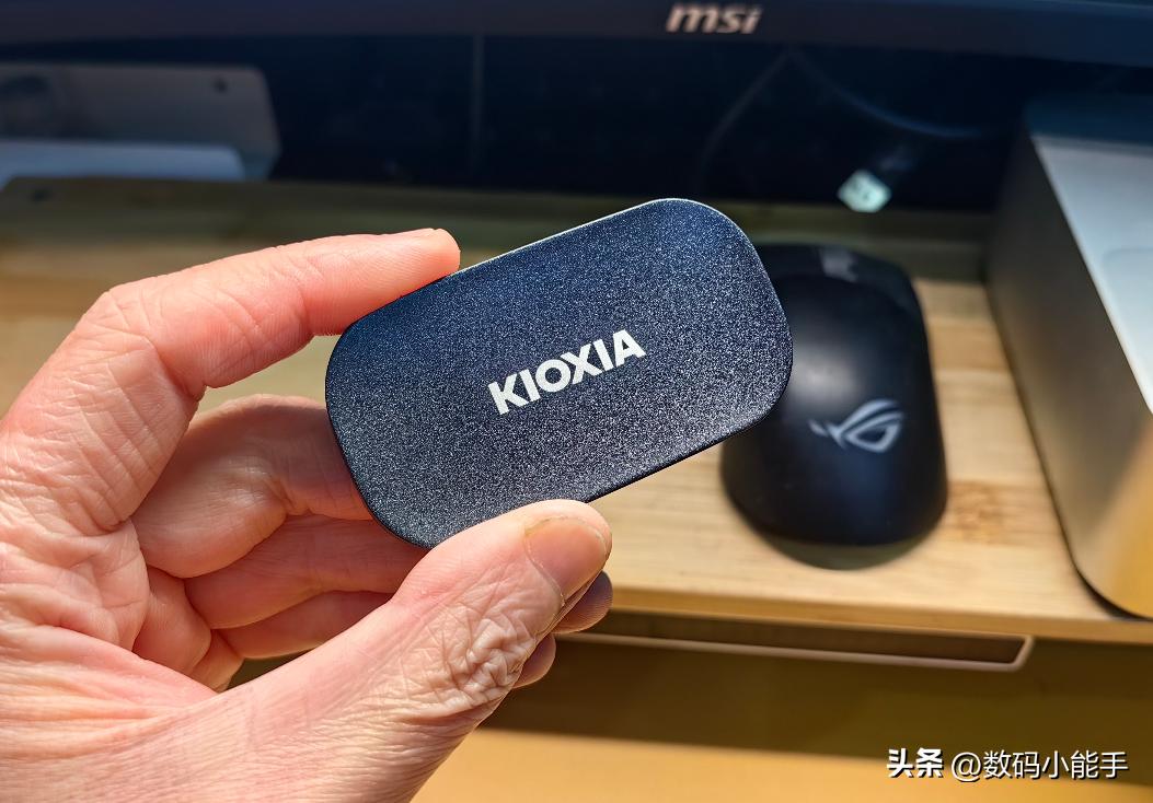 铠侠 XD20 移动固态硬盘评测_手机扩容神器 SSD_手机能玩硬盘游戏不