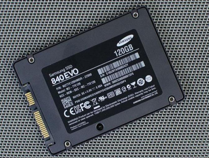硬盘显示容量但里面是空的_电脑硬盘与内存区别_硬盘与内存作用对比