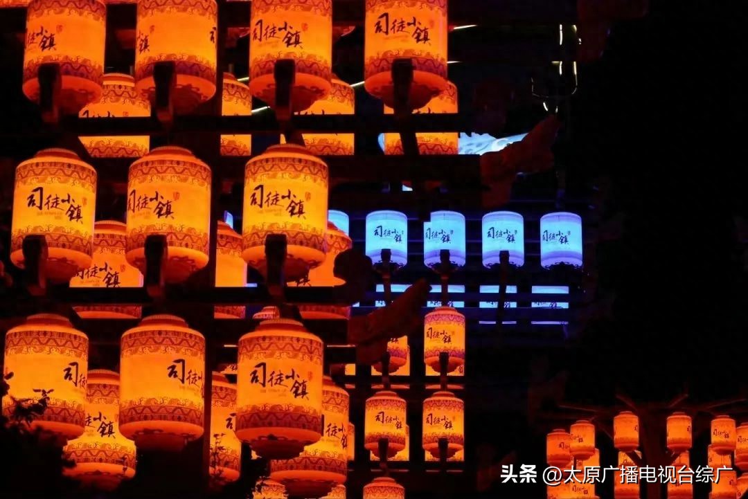 司徒小镇商业街店员招聘_司徒小镇新媒体运营招聘_招聘前台信息怎么写