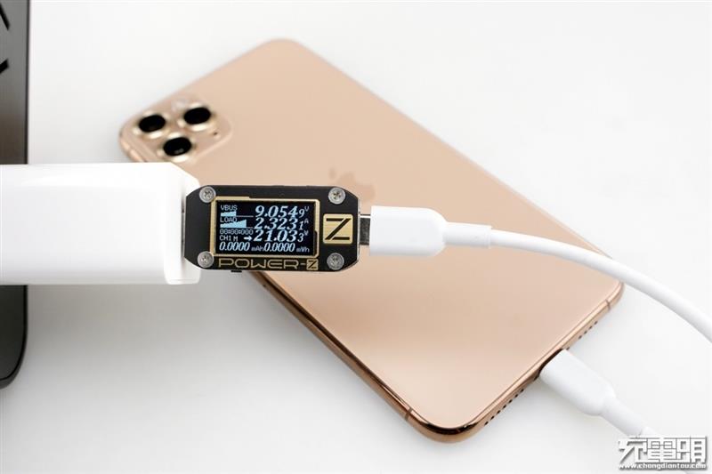 体积缩减27% 小米65W PD充电器开箱评测