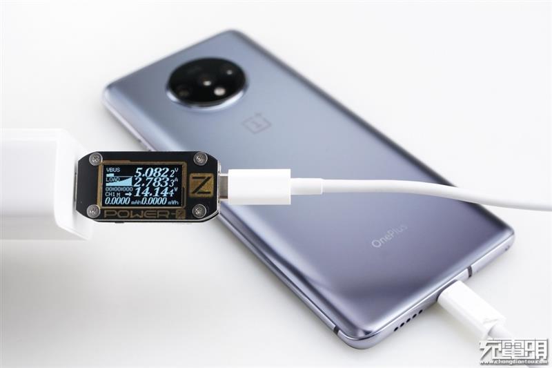 体积缩减27% 小米65W PD充电器开箱评测