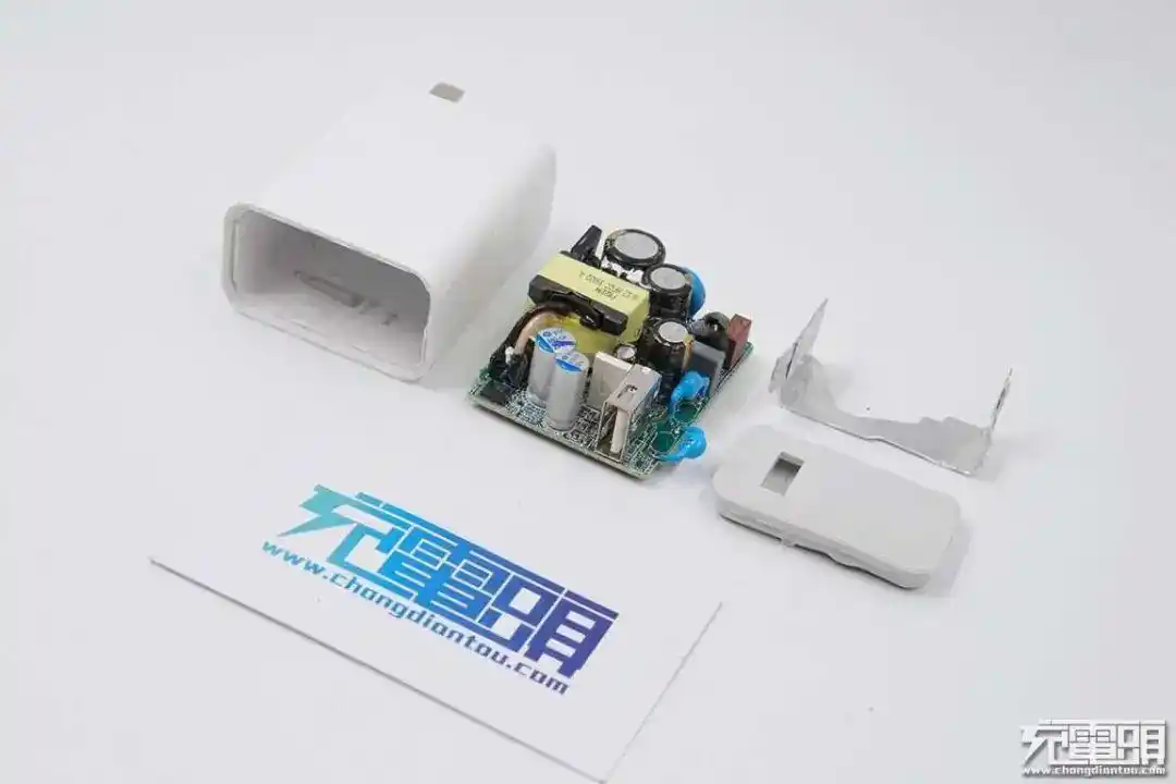 小米氮化镓充电器210W_小米9数据线接口类型_小米手机快充充电器拆解