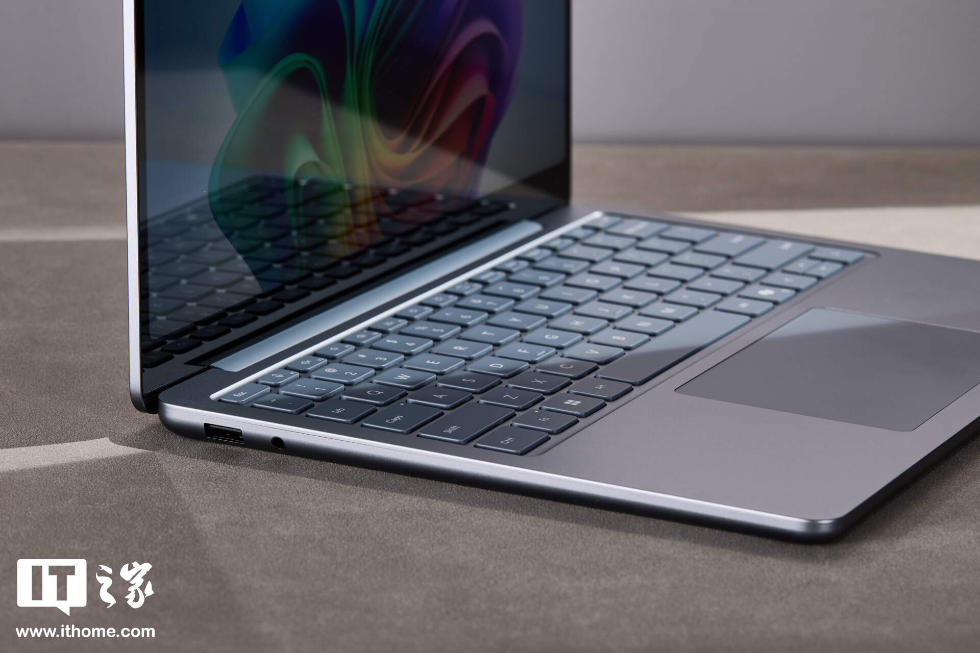 Surface Laptop 13 性能体验_Surface Laptop 13 英寸版评测_WhatsApp