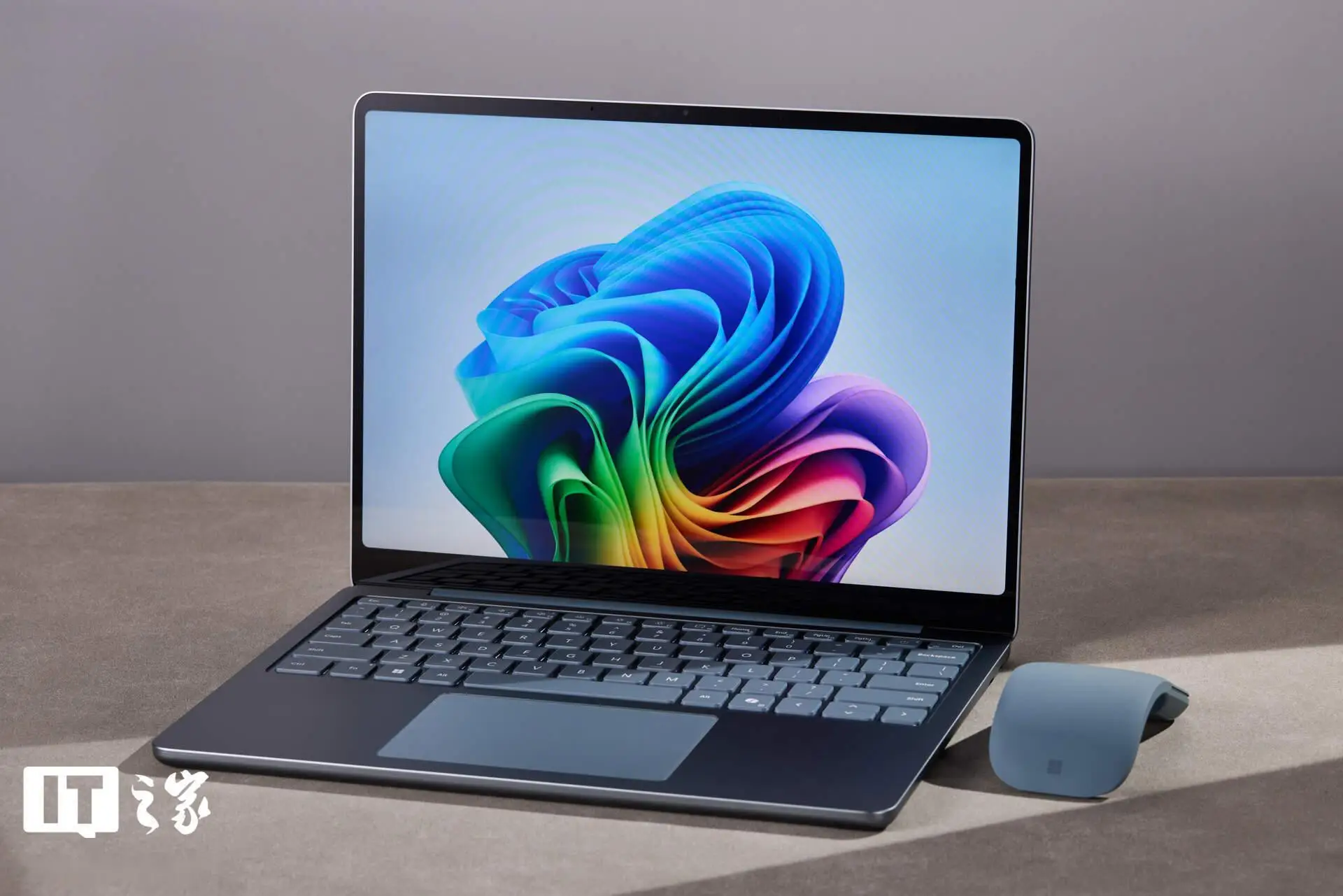 WhatsApp_Surface Laptop 13 性能测试_Surface Laptop 13 英寸版评测