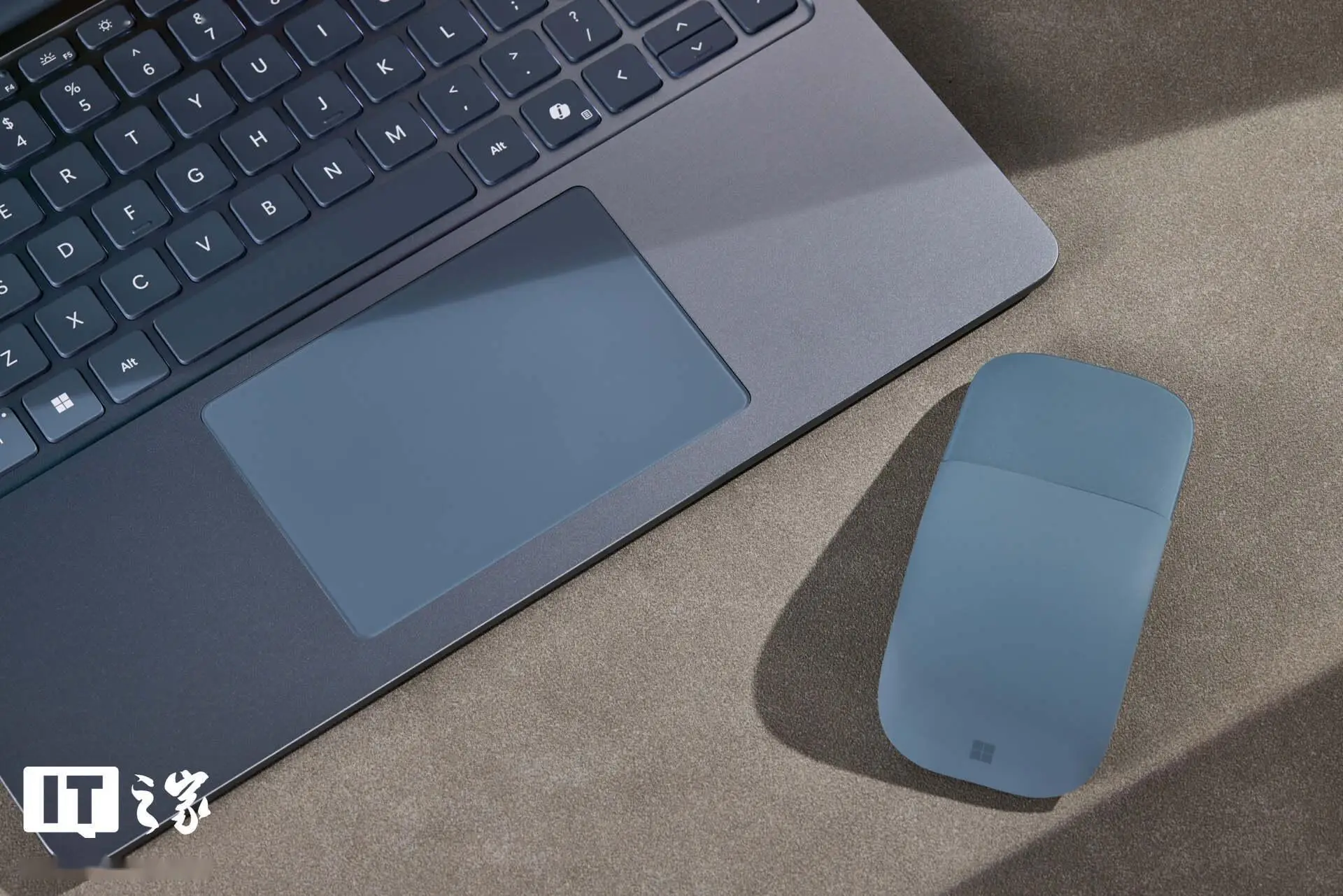 WhatsApp_Surface Laptop 13 英寸版评测_Surface Laptop 13 性能测试