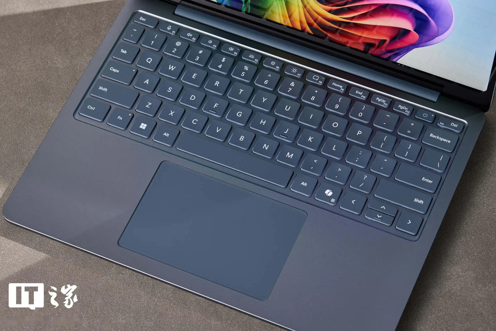 Surface Laptop 13 性能测试_Surface Laptop 13 英寸版评测_WhatsApp
