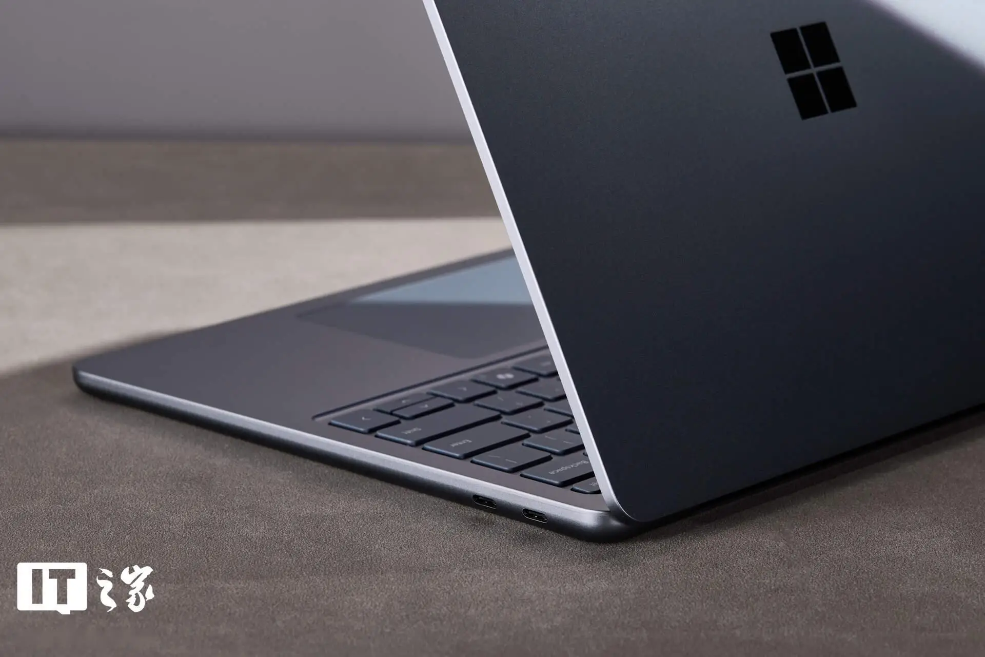 WhatsApp_Surface Laptop 13 英寸版评测_Surface Laptop 13 性能测试