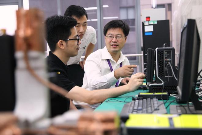 新时代劳模精神_WhatsApp_密码芯片安全设计