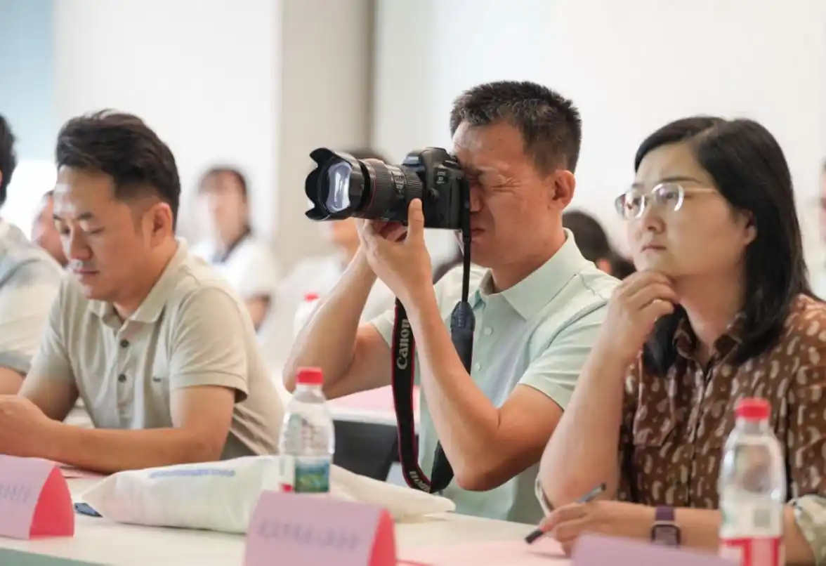 武汉市政务新媒体运营经验分享_湖北省走好网上群众路线百佳政务新媒体账号孵化行动_武汉新媒体比较出名的公司