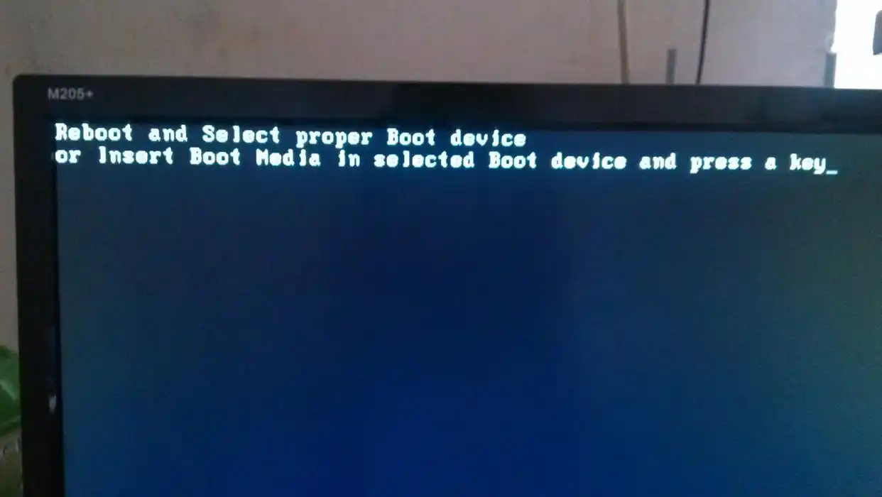电脑开机显示很多英文_电脑开机显示英文字母_解决电脑开机英文错误