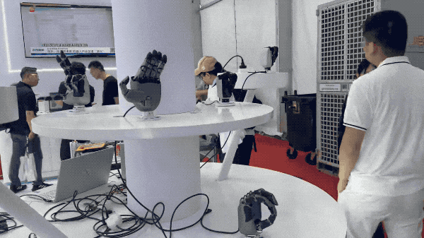 机器人全场景覆盖_自动提号机器人系统_2025世界机器人大会