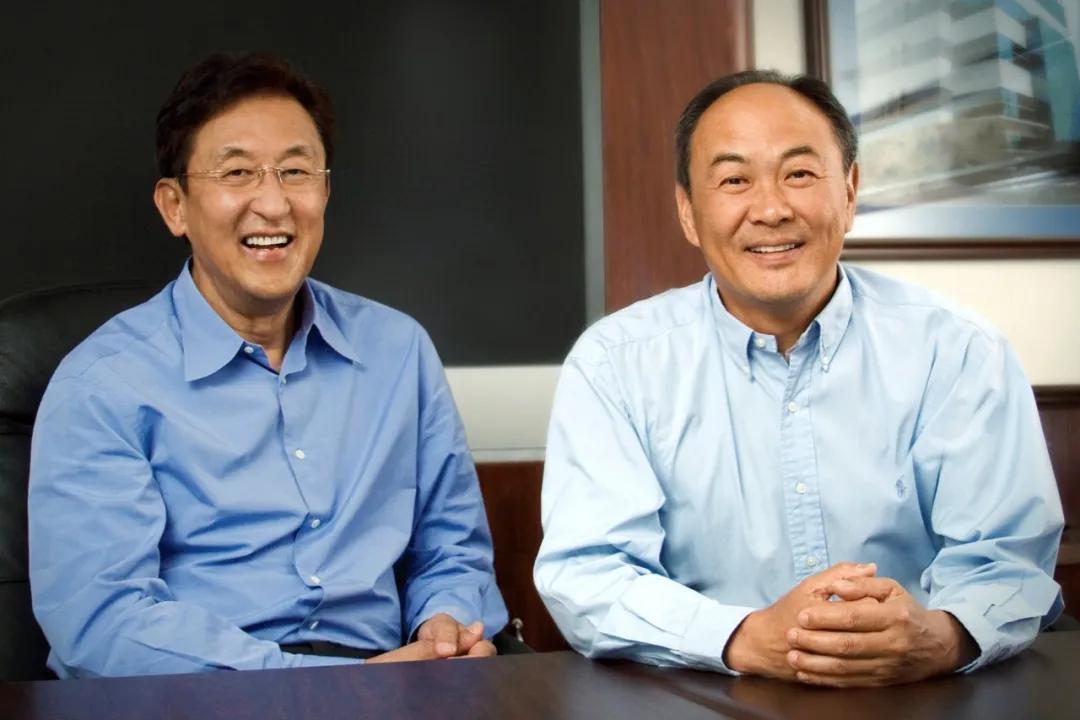 2025年7月福布斯美国富豪榜_WhatsApp_美国新移民白手起家富豪