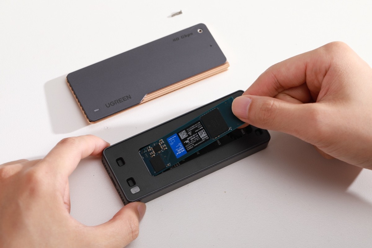 将系统变为到固态硬盘_二手固态硬盘硬盘盒安装_固态硬盘移动硬盘制作