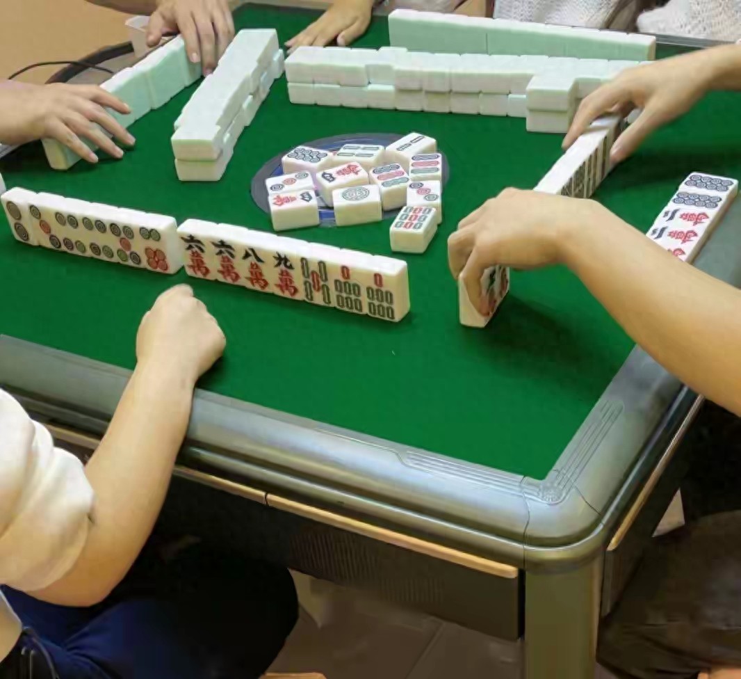 学打麻将下什么软件_麻将馆作弊识别技巧_打麻将自动麻将机漏洞