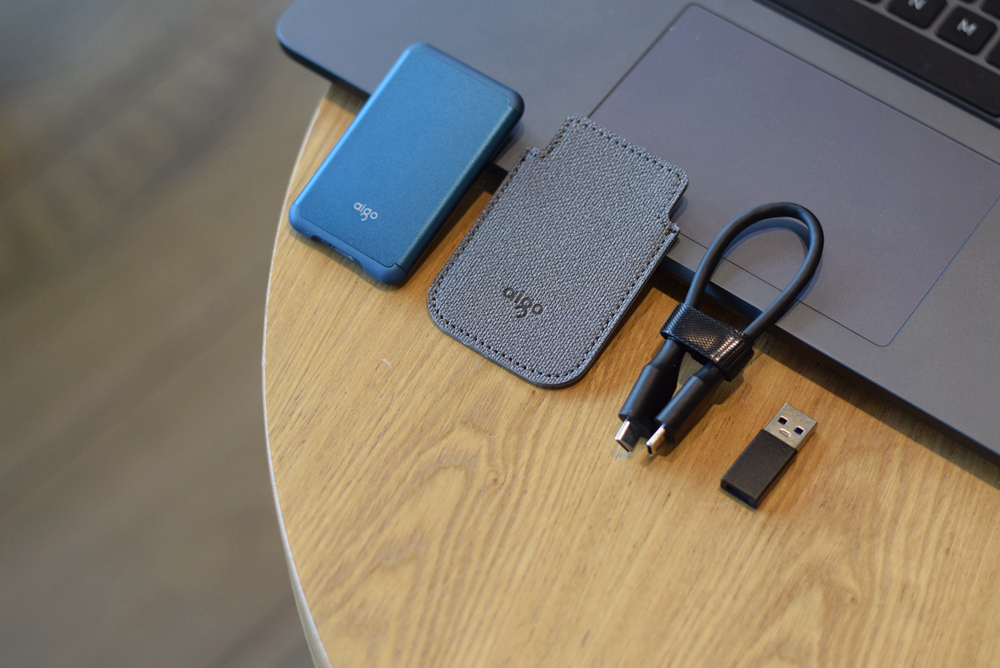 移动硬盘速度对比_名片大小固态硬盘_aigo S7Pro 移动固态硬盘
