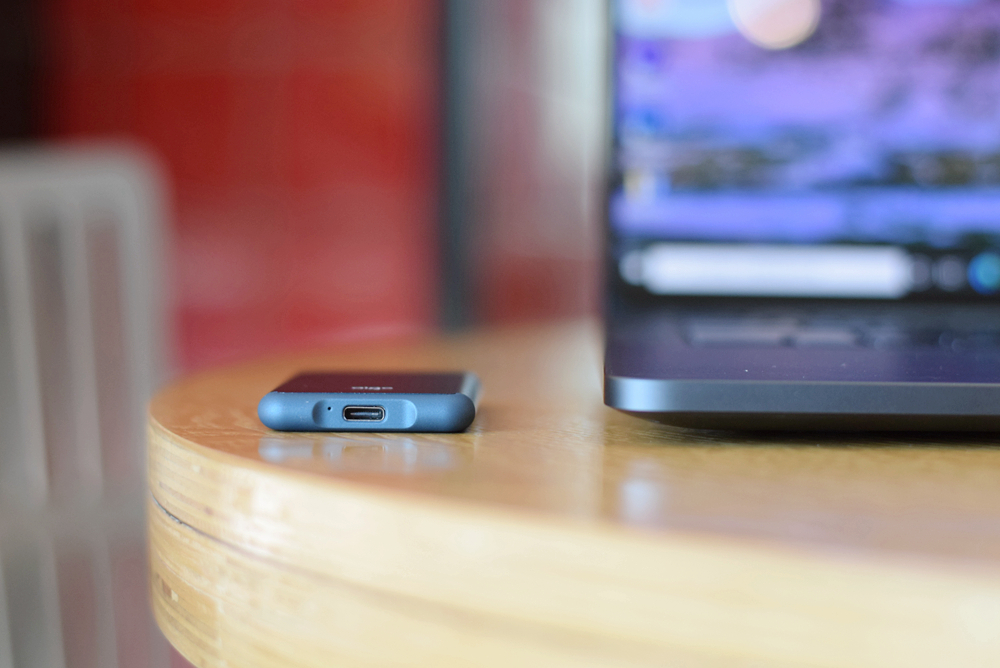 名片大小固态硬盘_aigo S7Pro 移动固态硬盘_移动硬盘速度对比