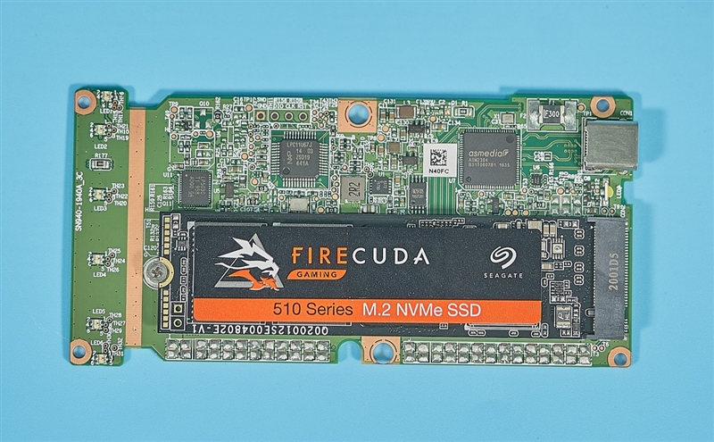 移动硬盘速度对比_希捷酷玩游戏SSD极光侠 2000MB/s 移动固态硬盘