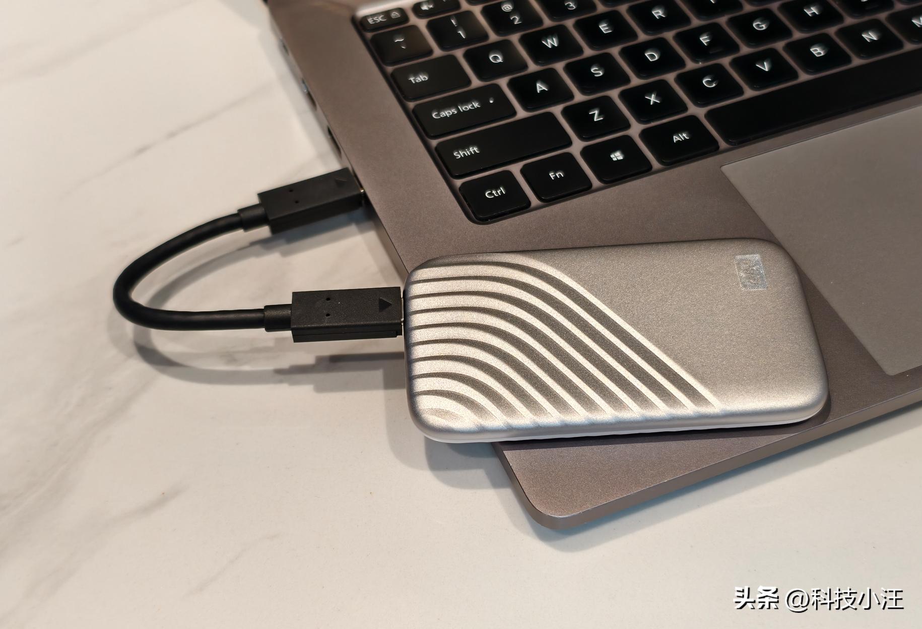 移动固态硬盘评测_移动硬盘速度对比_小米腾隐三星西数闪迪对比