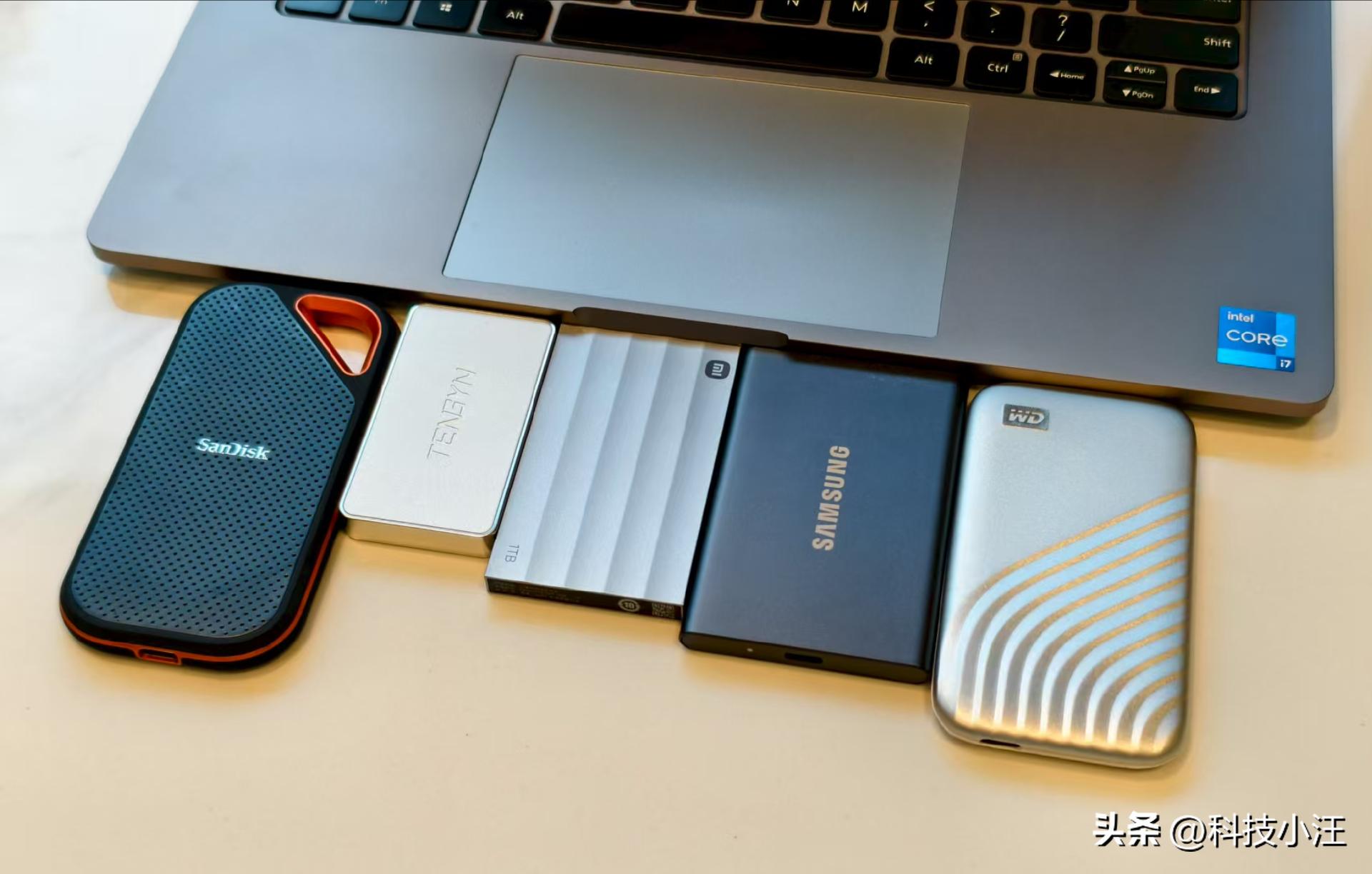 移动固态硬盘评测_移动硬盘速度对比_小米腾隐三星西数闪迪对比