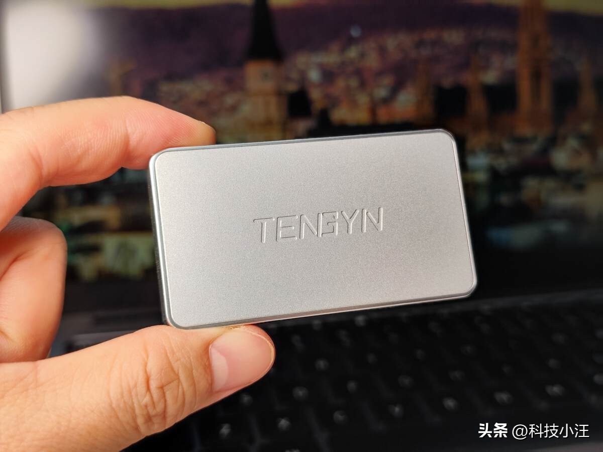 移动固态硬盘评测_小米腾隐三星西数闪迪对比_移动硬盘速度对比