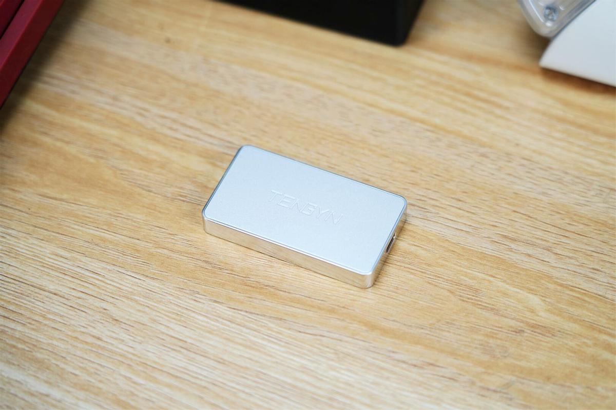 生活美学融合存储设备_存储设备颜值革命_移动硬盘速度对比