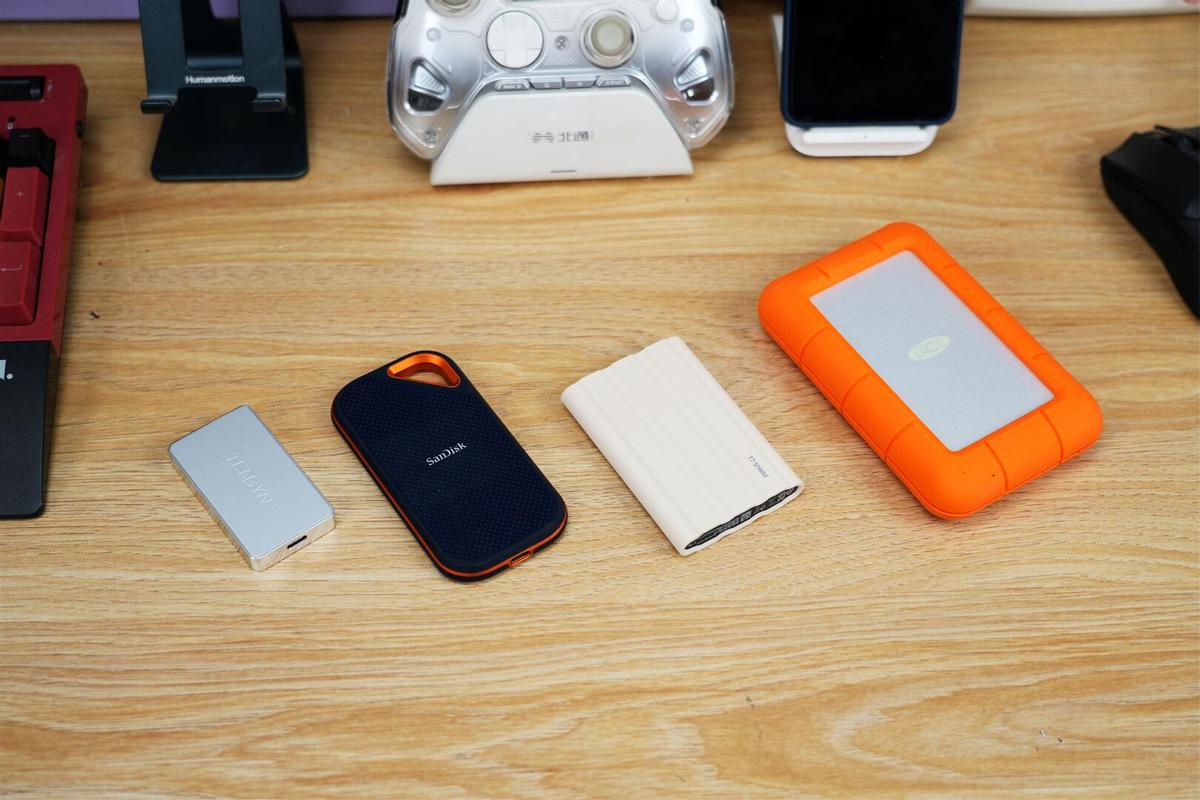 生活美学融合存储设备_存储设备颜值革命_移动硬盘速度对比