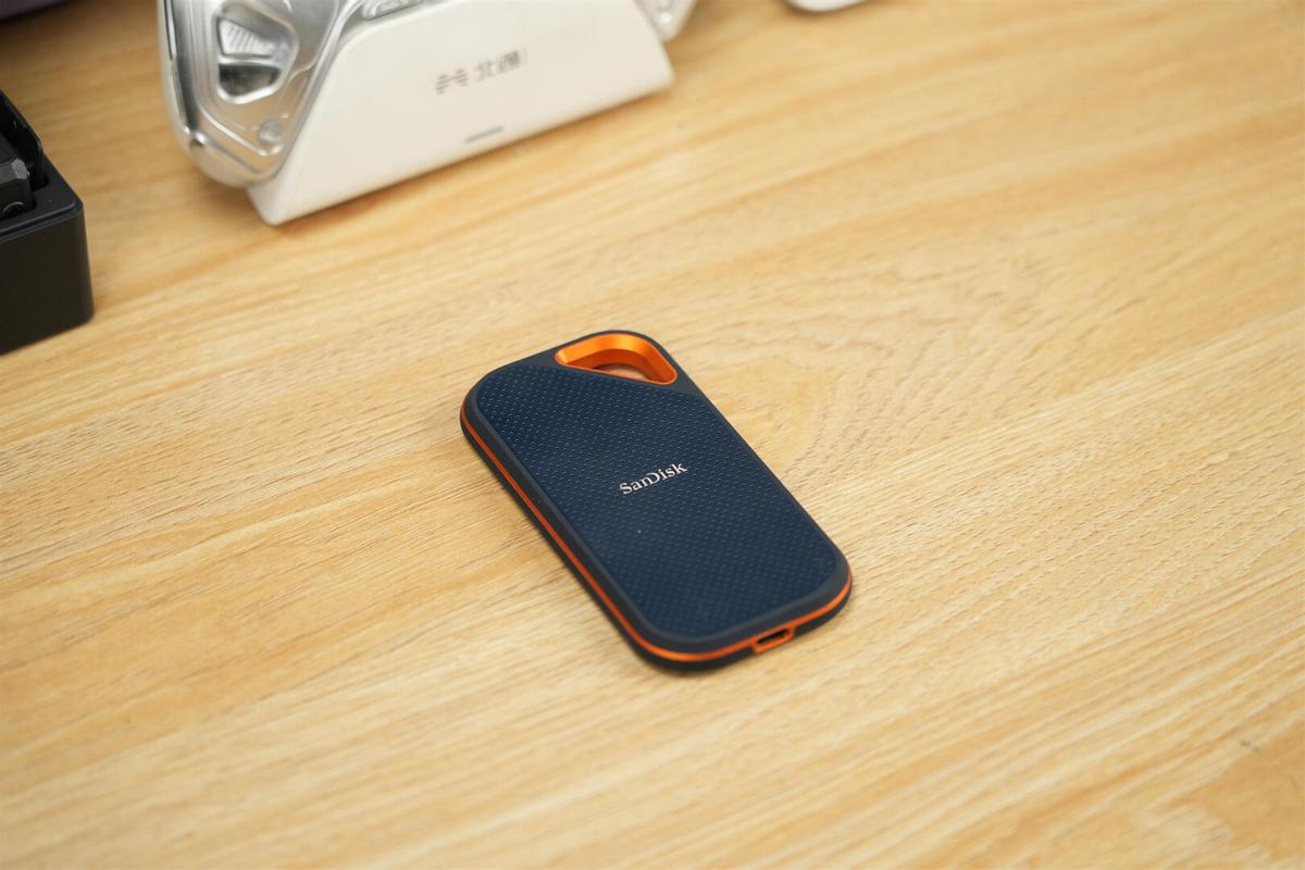 存储设备颜值革命_生活美学融合存储设备_移动硬盘速度对比