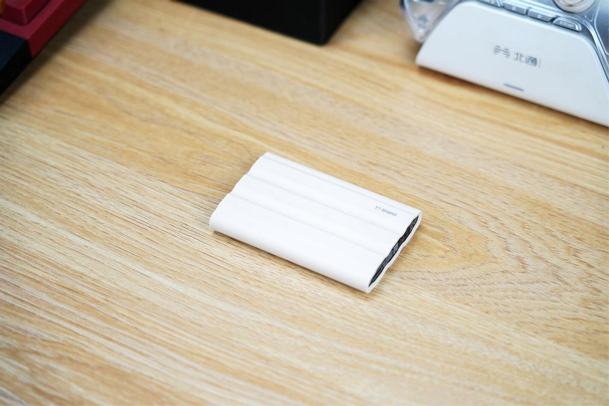 存储设备颜值革命_生活美学融合存储设备_移动硬盘速度对比