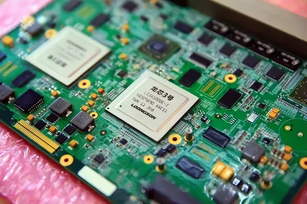 龙芯3A5000_国产台式机_国产电脑操作系统