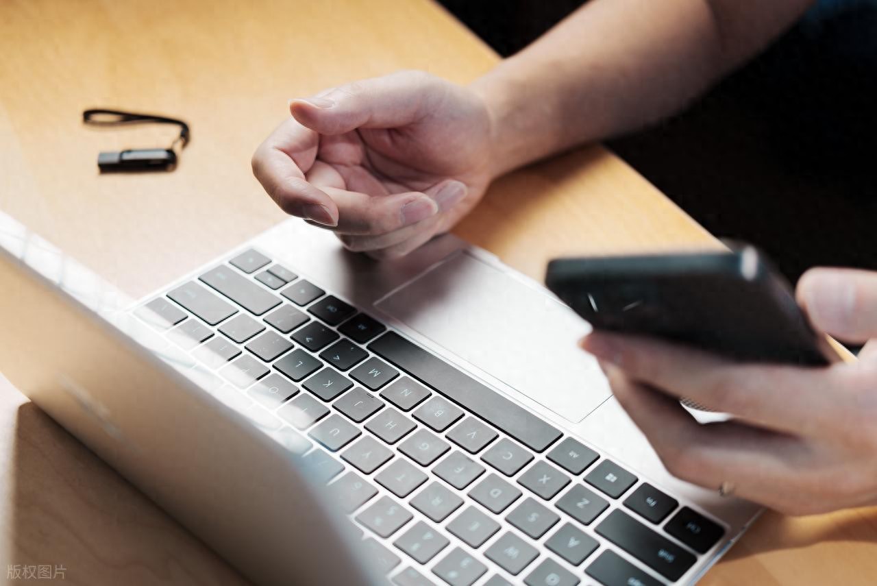 u盘里文件复制到电脑_U盘文件误删恢复软件_U盘文件传输到电脑方法