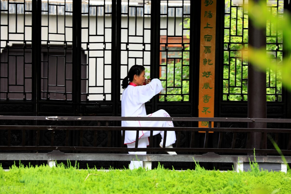 linux查看文件修改时间_Linux查看目录文件命令_ls参数区分文件目录