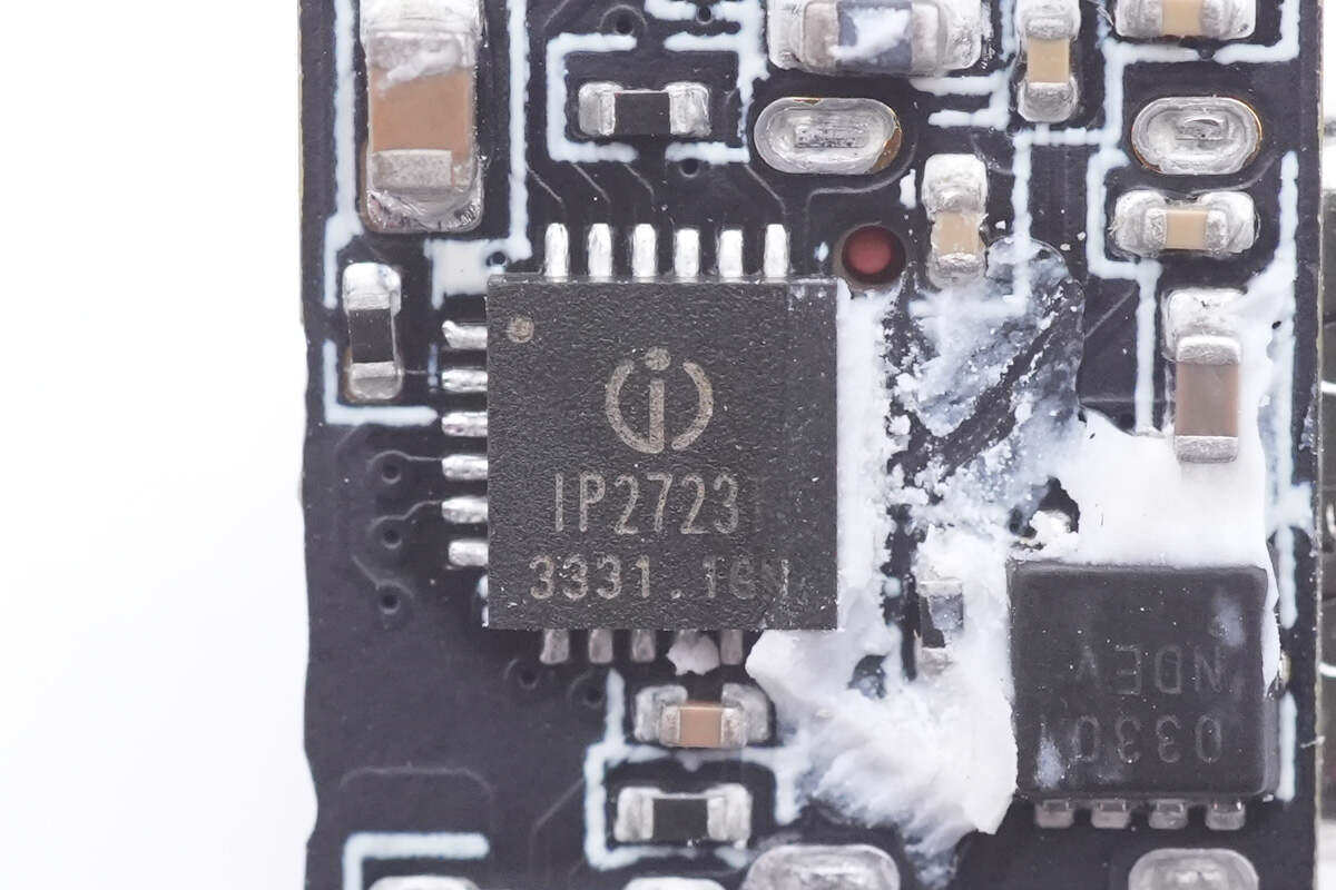 小米67W氮化镓充电器拆解对比_小米6数据线接口类型_小米67W三口氮化镓充电器评测